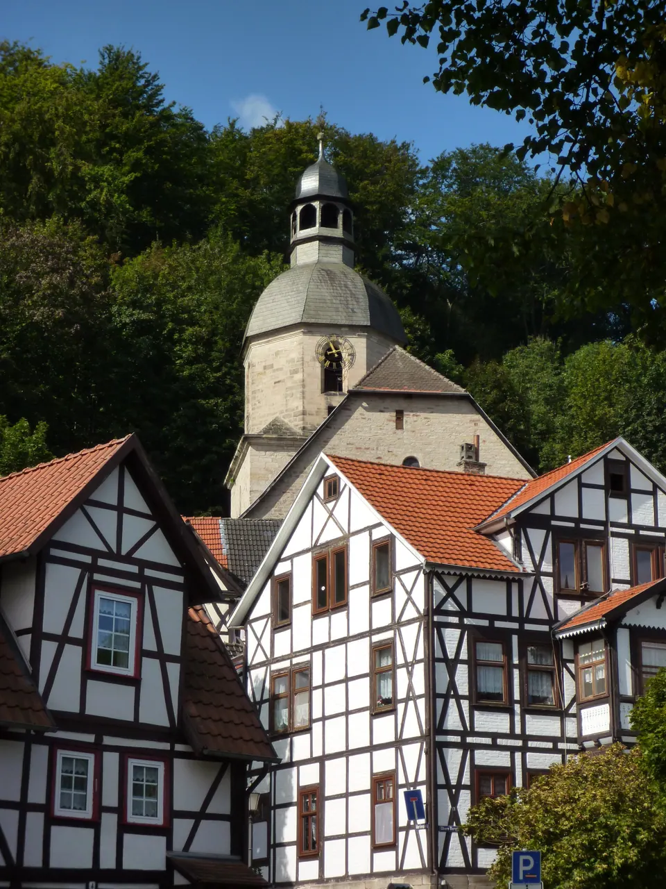Kirche und Fachwerkhäuser in der Altstadt